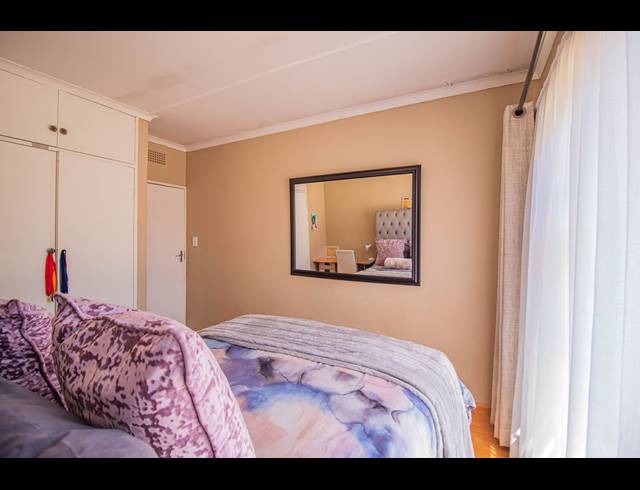 4 BEDROOM HOUSE FOR SALE IN ALBEMARLE EXT 1